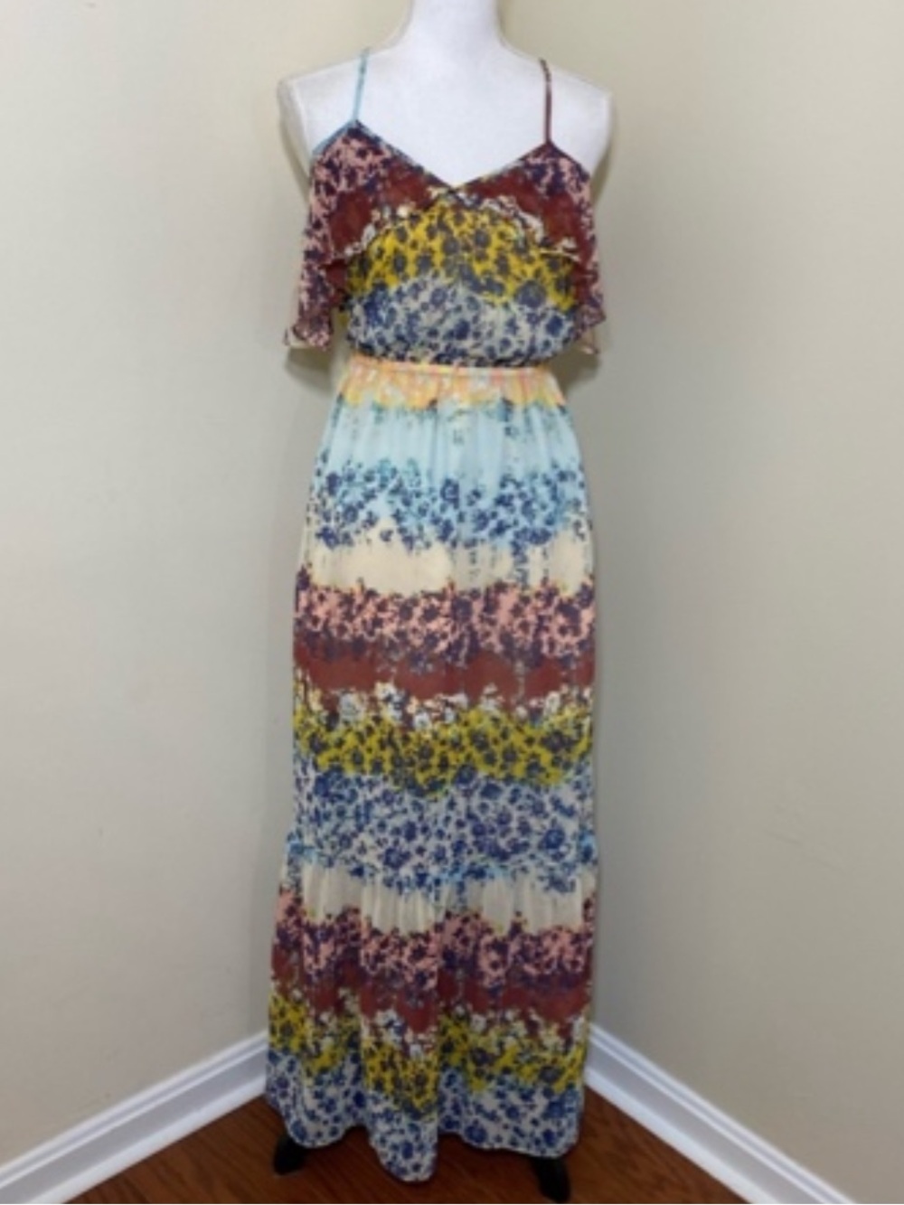 NWOT Bebe || woman’s chiffon floral maxi dress size XS